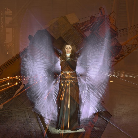 light-angel-port-bremen-anna-leonardo-white-wings