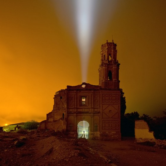 Lightpainting-photography-belchite-spain-walther-pro-xl3000r-old-church-ruin