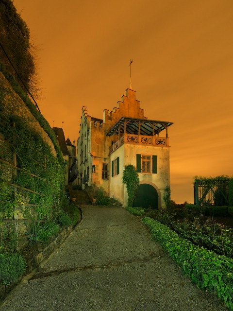 Obergrombach - Schloss Obergrombach -  Schloss mit organgem Himm