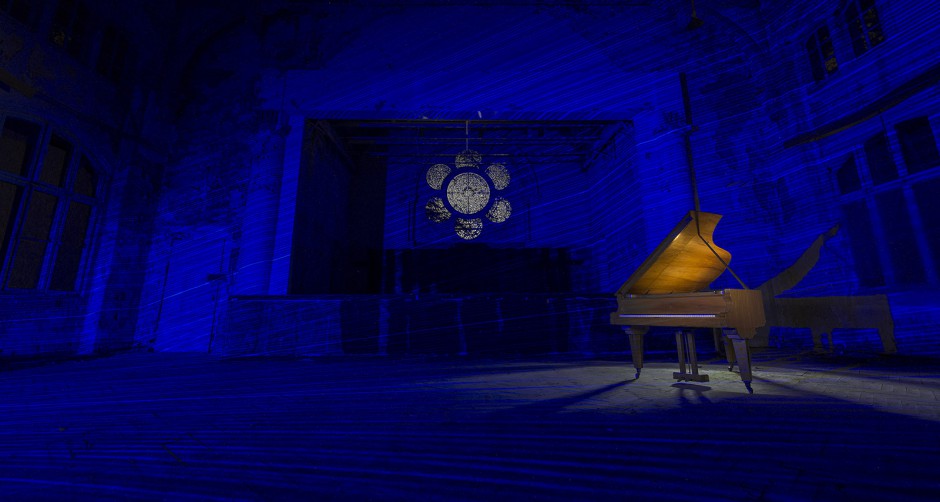 DSC_8224_Beelitz_Heilstätten_Whitney_Houston_Haus_Piano_Blue_Con