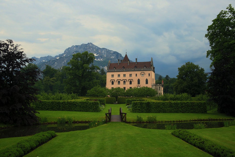 Anif - Schloss Anif - Im Englischen Garten